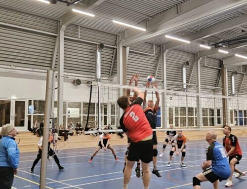 Brouwer Tuk Steevast slaat toe in beslissende vijfde set